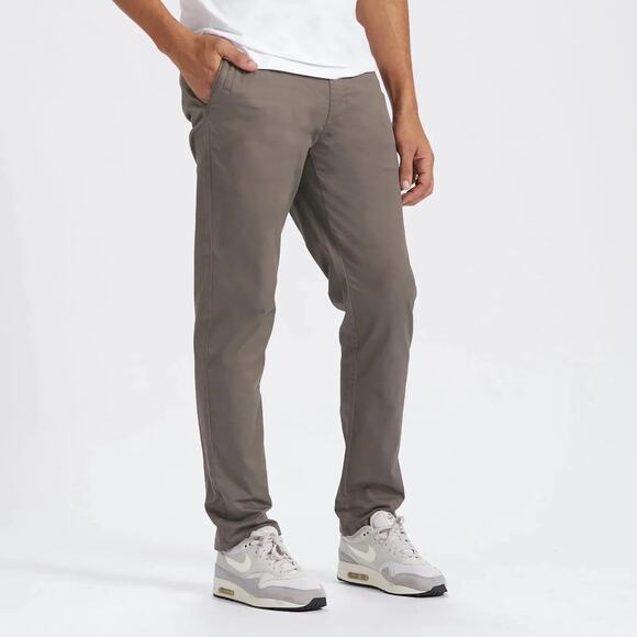 Vuori Collins Chino Mens Twill Pants Size 34 Cocoa Stretch Travel Office NWT - Picture 1 of 12